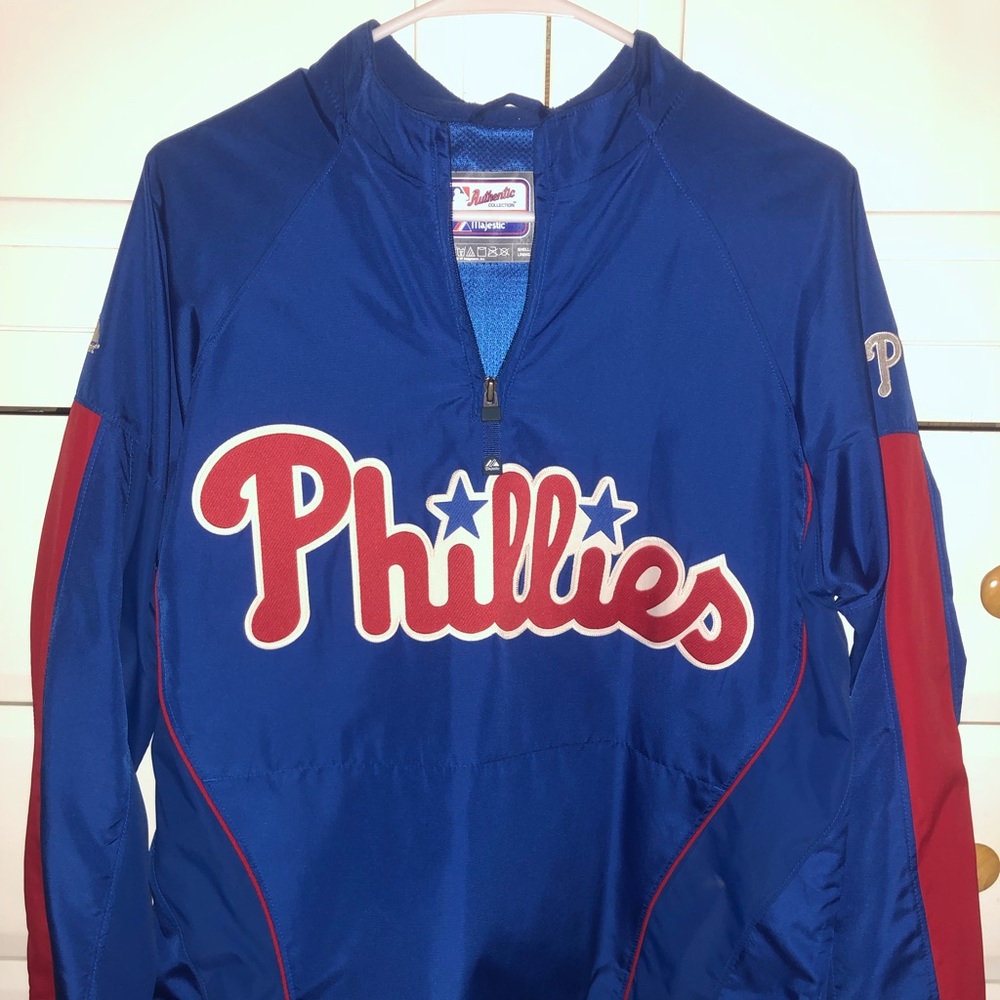 Women’s Phillies wind breaker
